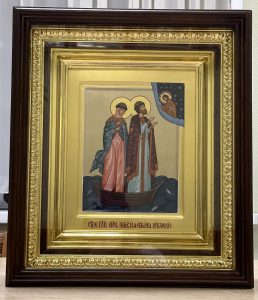 Икона «Петр и Феврония» в резном киоте Красноармейск